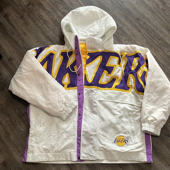 Nike Lakers jacket - Picture 4 of 11